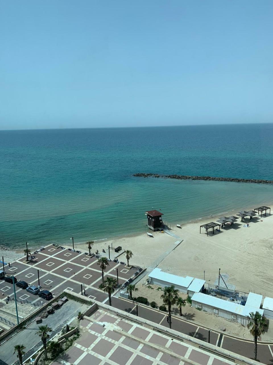 מגדל אלמוג חיפה - דירות "בלו ביץ'" על הים Exterior foto